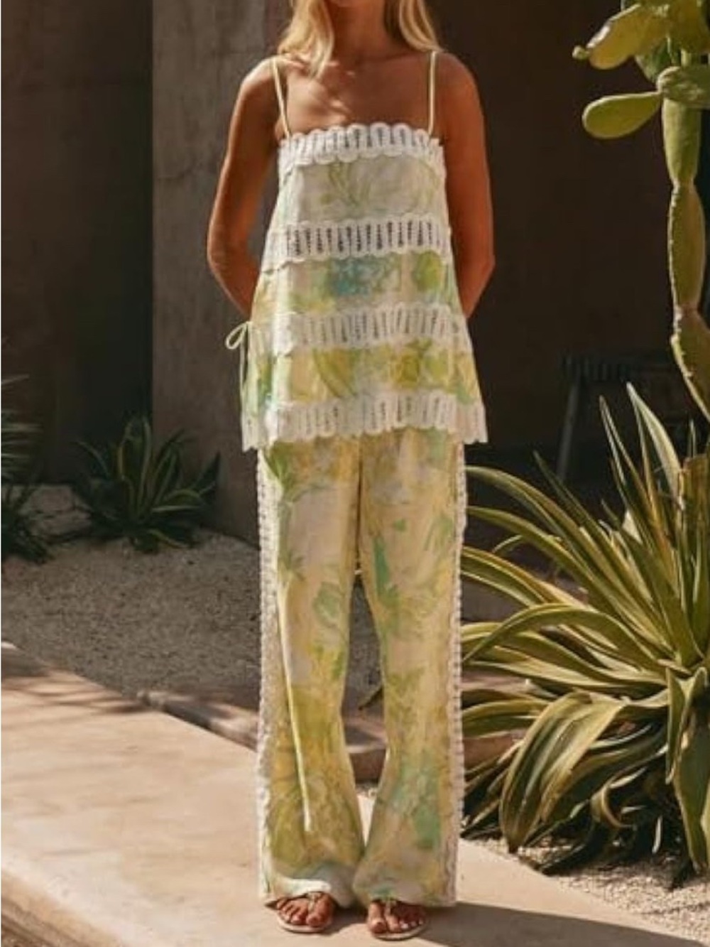 Linen-Blend Floral Wide-Leg Pants in Pastel Green